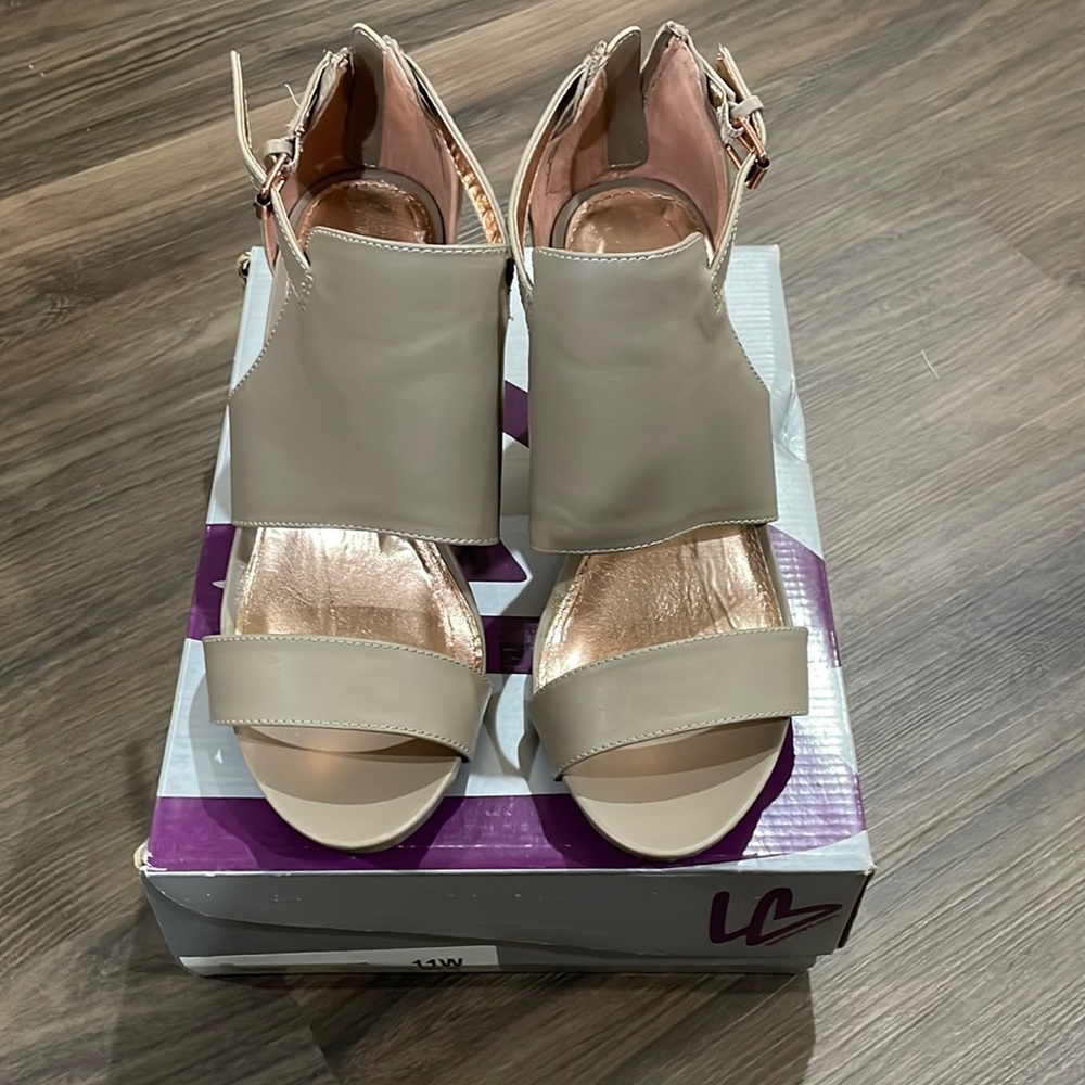 Platform sandals